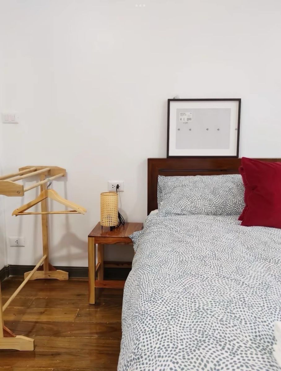 Bed detail