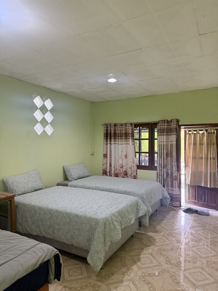 Multi-bed room